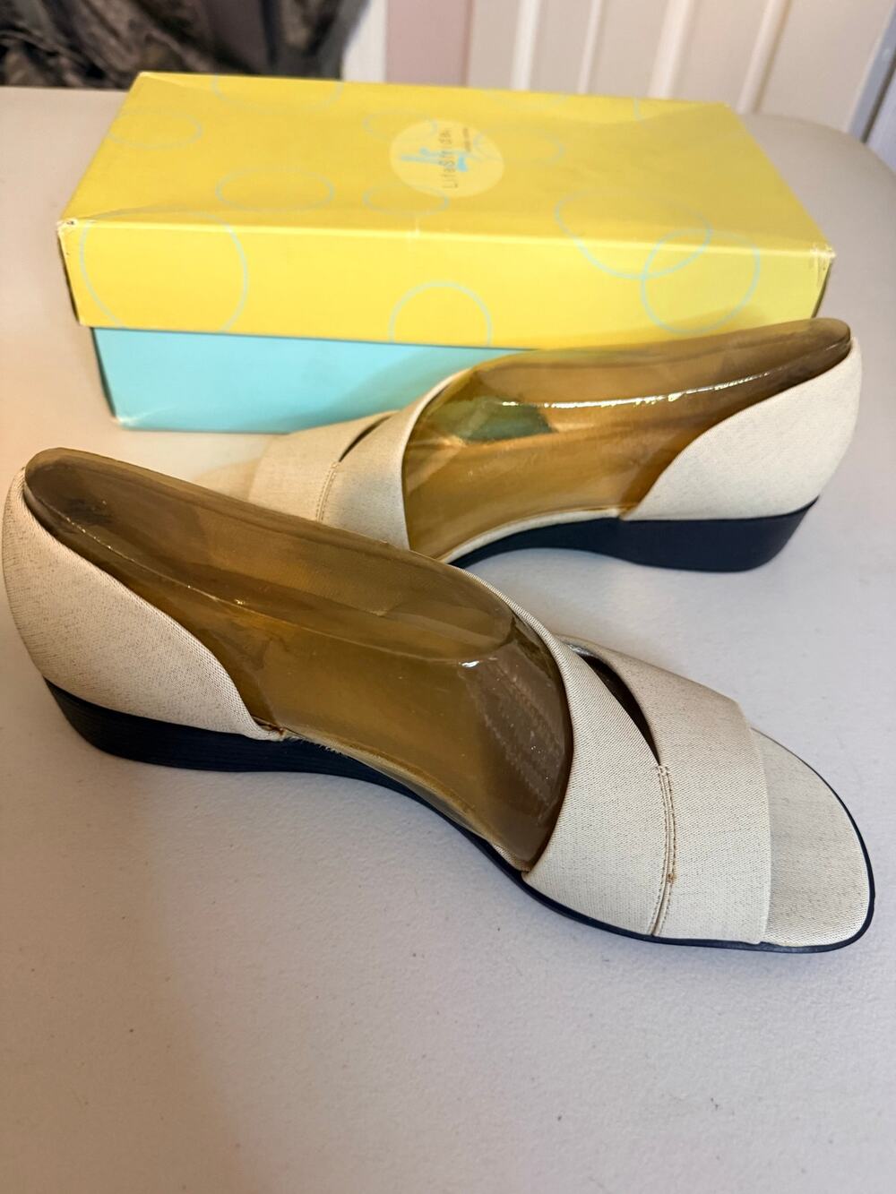 Life Stride vintage beige fabric open-toe slip-on sandals or wedge shoes size 9N
